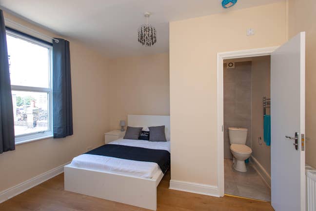 Large double Room Nr Station - Ensuite Main Photo