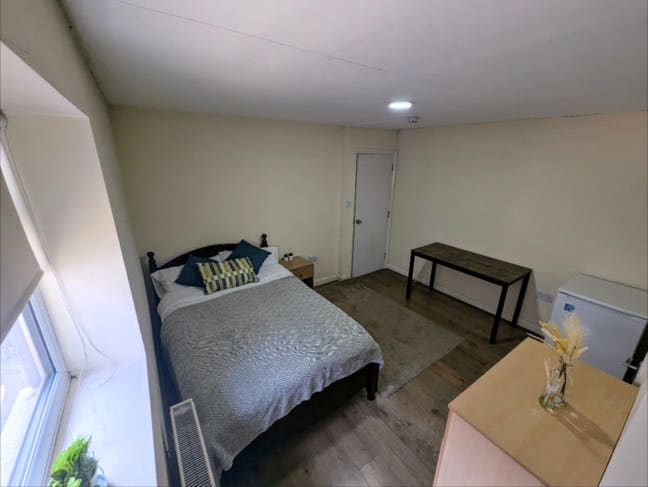 Spacious Ensuite Room 🚆 11Min Walk to Station Main Photo