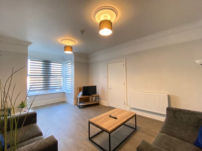 Beautiful room available Main Photo