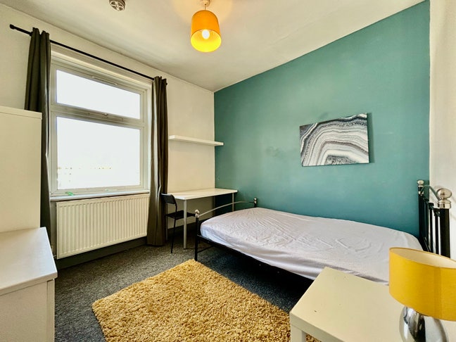 Modern Double Room Close to Huddersfield Uni Main Photo