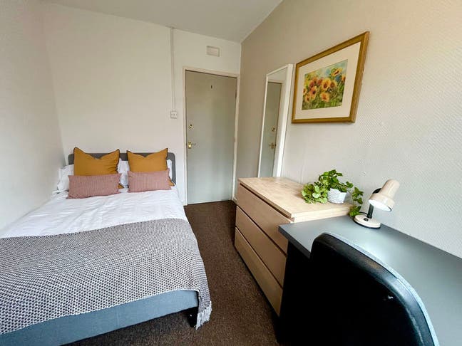 Double near Southmead Hospital - NO deposit Main Photo