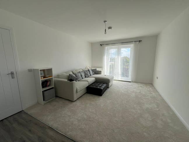 Room for Rent - G20 9BG Main Photo