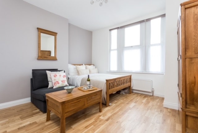  Luxury Double Ensuite Room | Bills Inc N22 Main Photo