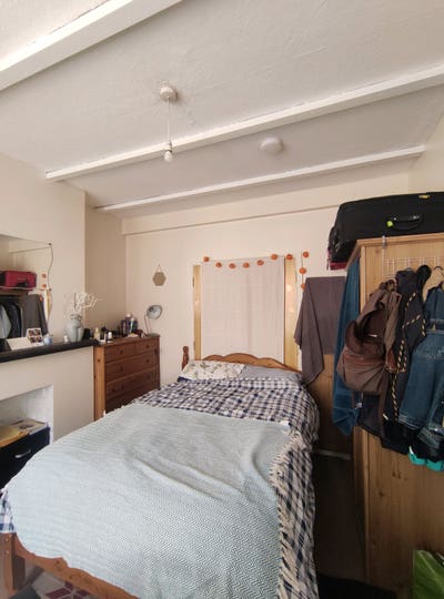 Double Room in Terraced House Main Photo