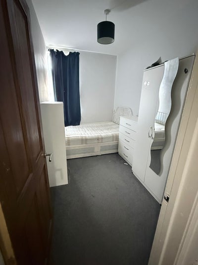 Spacious Double Room Available near Wood Green Main Photo