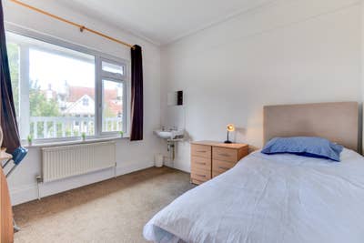 🏡 Your New Home Awaits in a Central Location🏡 Main Photo