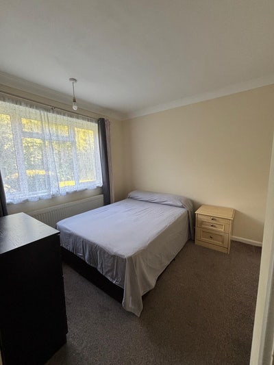 Room for a female Main Photo