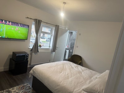 Double en-suite rooms Available  Main Photo