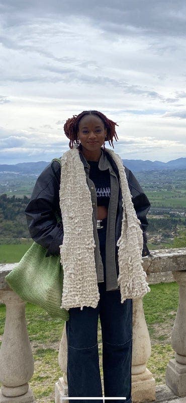 Sociable creative renting Late April - October Main Photo