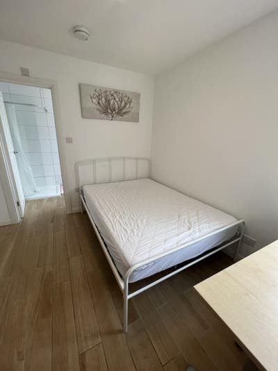 Private Ensuite Double Room in Cranfield Village Main Photo