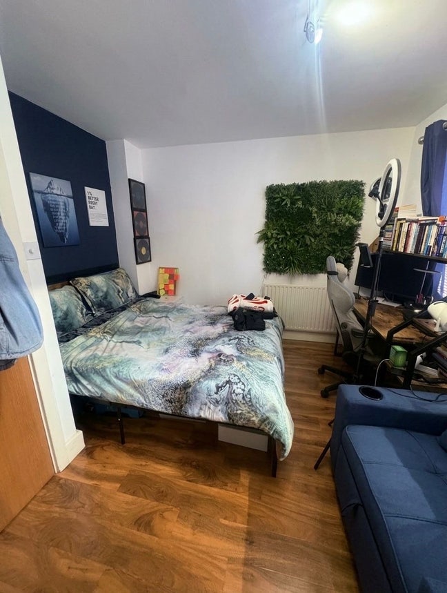 Double Room- Available Main Photo