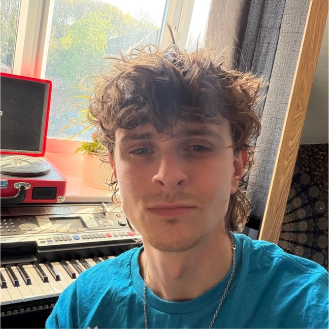 chill house mate🤙 for 6 months (maybe longer…) Main Photo