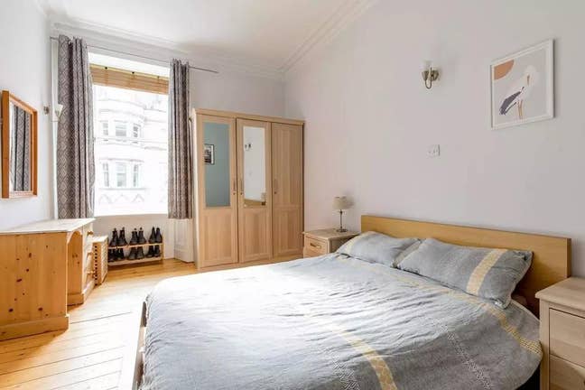 Looking for someone to share my flat with. Main Photo