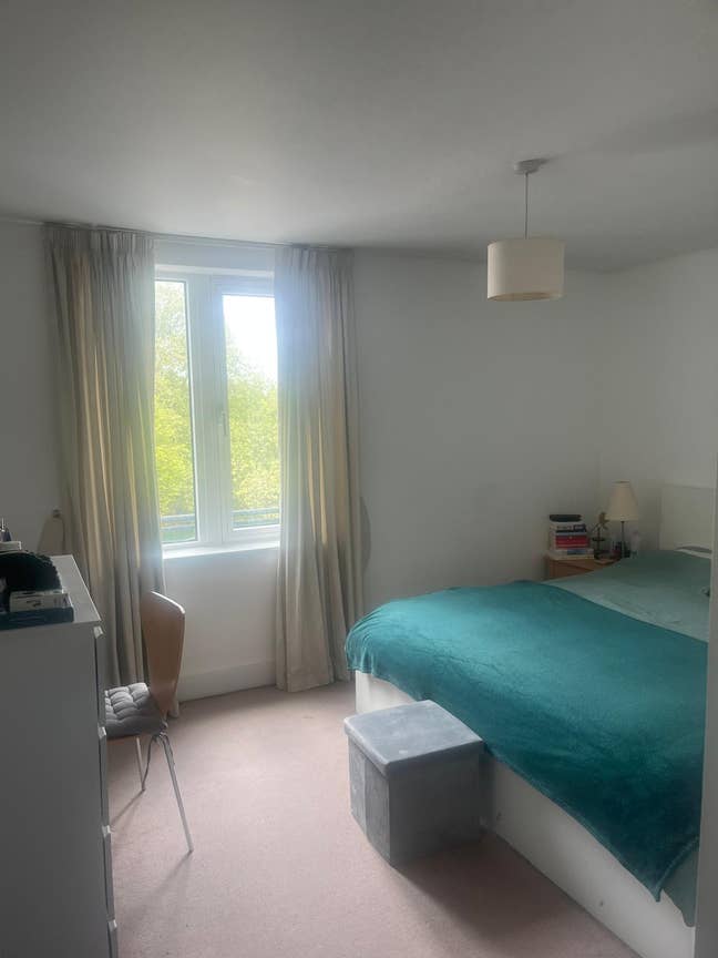 Sublet Available: Ensuite in a 2B Apt, Islington Main Photo