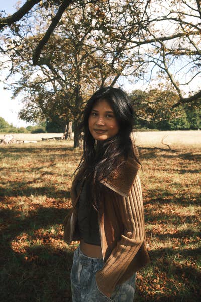 27 y/o female professional Main Photo