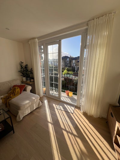 Short term double in lovely sunny flat  Main Photo