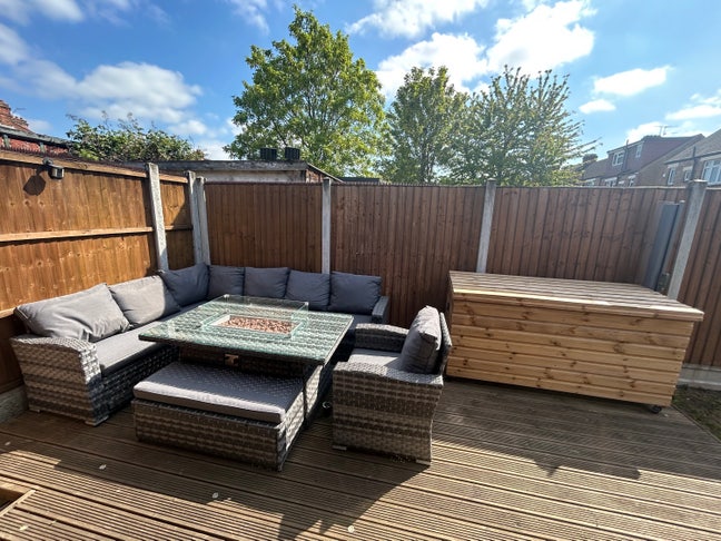 Double Room in E4  Main Photo