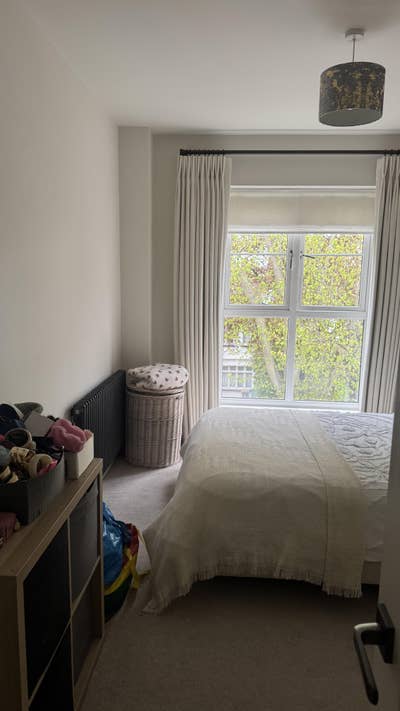 Double Bedroom in gorgeous 3 bed Apartment  Main Photo
