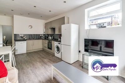 2 Bed Flat with Garden Fully Furnished  Main Photo