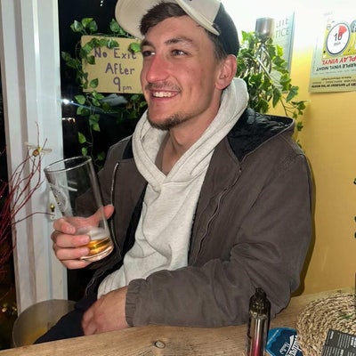 25 year old looking for share house Main Photo