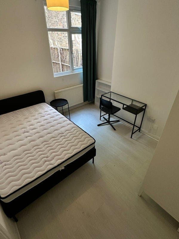 Double Room Near Seven Sisters Main Photo