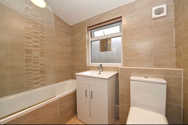 Great room in N7 J Main Photo