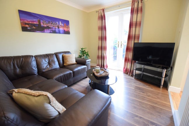 Student housing tenancy available  Main Photo