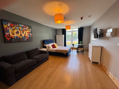 Large Studio- Most bills included Main Photo