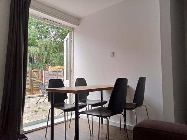 No deposit large double room in Stratford E15 Main Photo