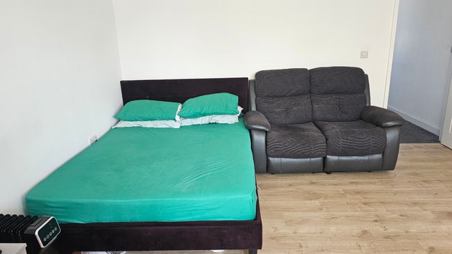 Beautiful double room with furniture near pitsea s Main Photo