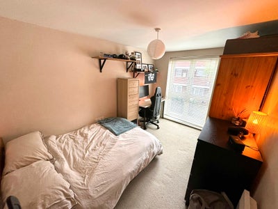 Beautiful Bright Double Room in Bow  Main Photo