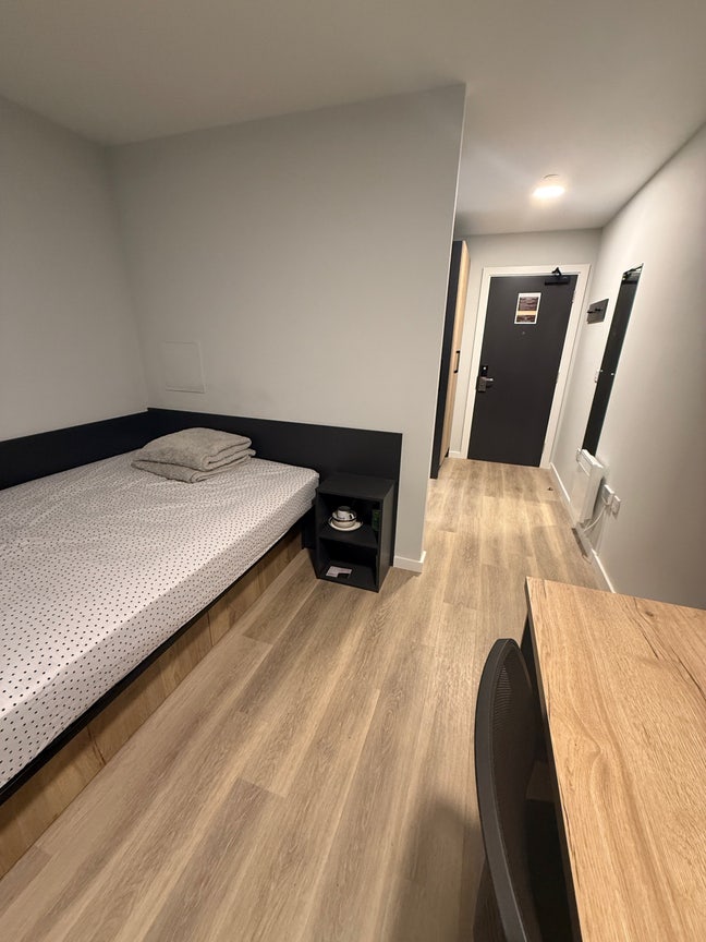 Suitably located classic shared apartment  Main Photo