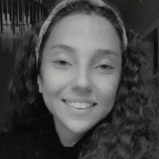Professional Female seeks a single or double room Main Photo