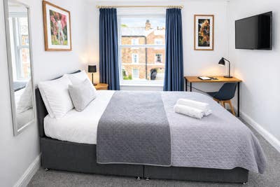 ✨ Modern Guest House Rooms | Flexible Stays Main Photo