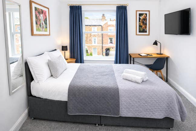 ✨ Modern Guest House Rooms | Flexible Stays Main Photo