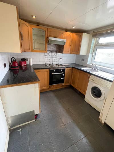 2 Bed Flat to rent – RM6 Main Photo