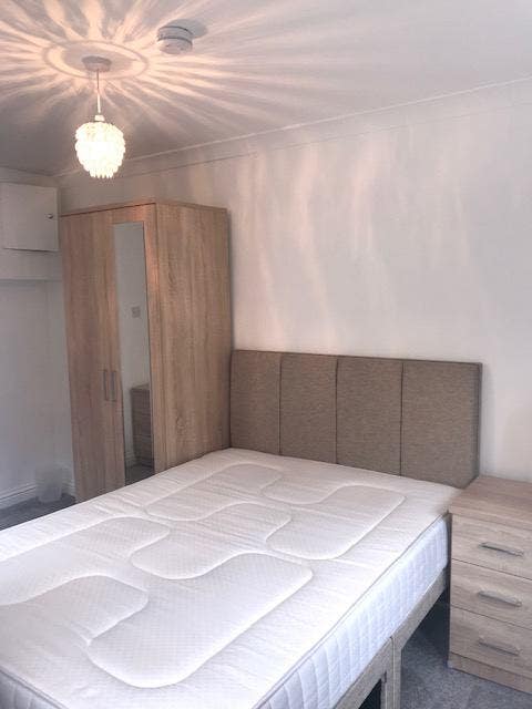 Double Room in Town Centre +Bills +Wifi Main Photo