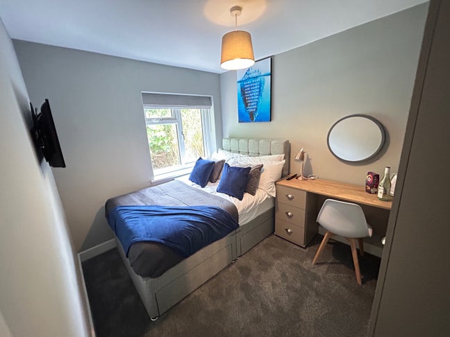 Beautiful Professional House Share  Main Photo