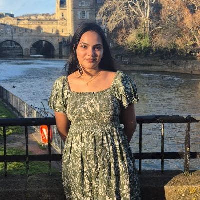 Looking for a House  Main Photo