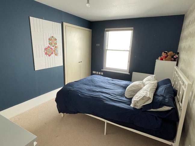 Large Spare Room in Spacious First Floor Flat Main Photo