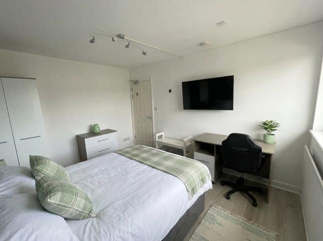 6-Bed House Share | Fully Furnished | May Start!! Main Photo