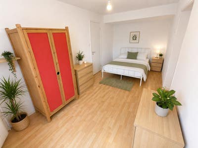 Stunning 4 Bedroom Shared property with garden Main Photo