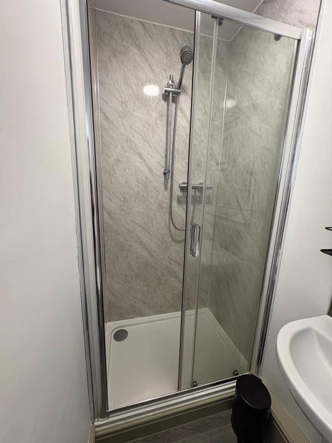 Ensuite rooms available - Newly refurbished  Main Photo
