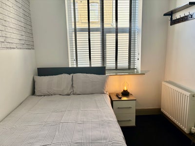 Ensuite rooms available - Newly refurbished  Main Photo