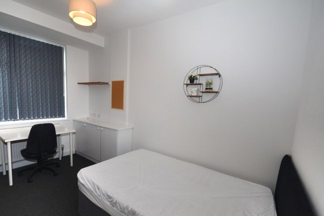 Student Only House Share - Moseley Road Main Photo