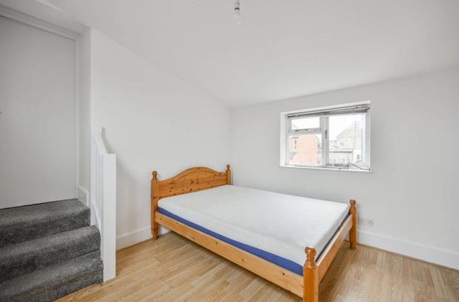 Newly Refurbished 6 Bed House to rent Wood Green Main Photo