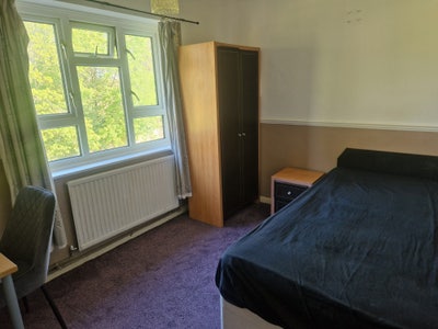 Double room available immediately with &pound;0 Deposit Main Photo