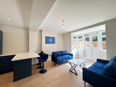  Rooms  -  14  Leicester  Road,  Leicester,  LE8  Main Photo