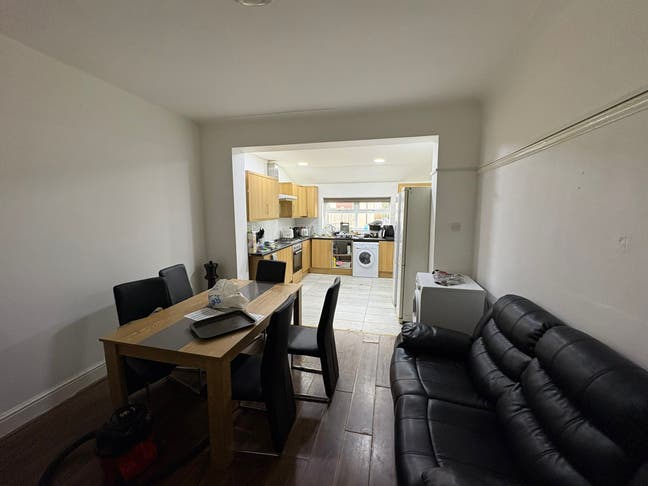 ***5 Double Bed Student Property*** Dunkirk Main Photo