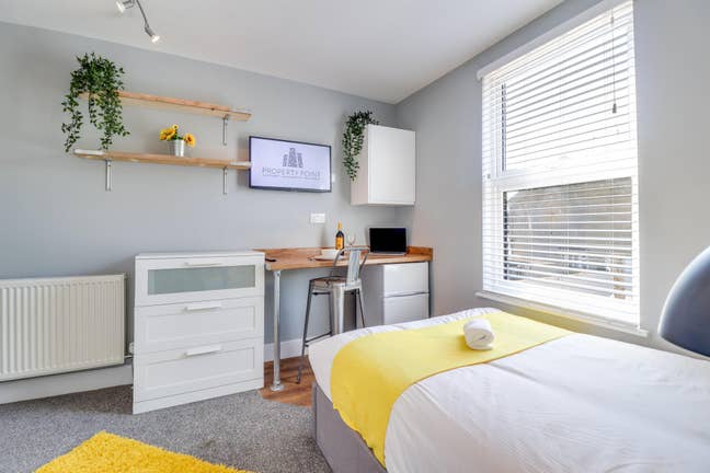 En-Suite Double Room Available  Main Photo